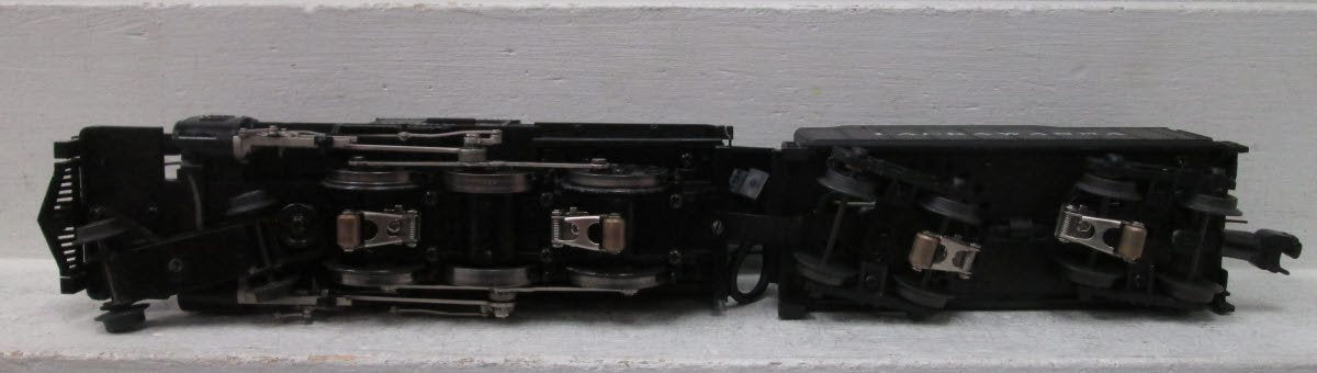 Lionel 6-28750 Lackawanna 4-6-0 Camelback Steam Locomotive w/ Tender #690