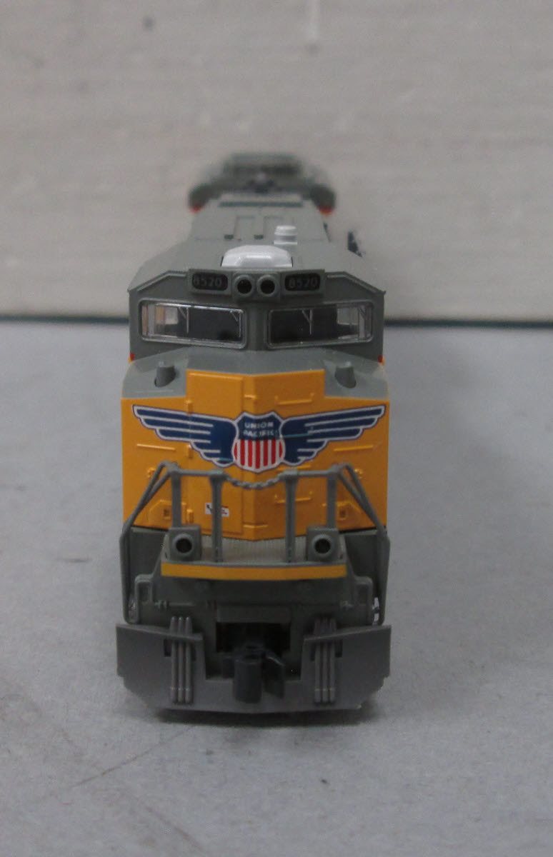 Kato 176-8402 N Scale Union Pacific EMD SD70ACe Diesel Locomotive #8520