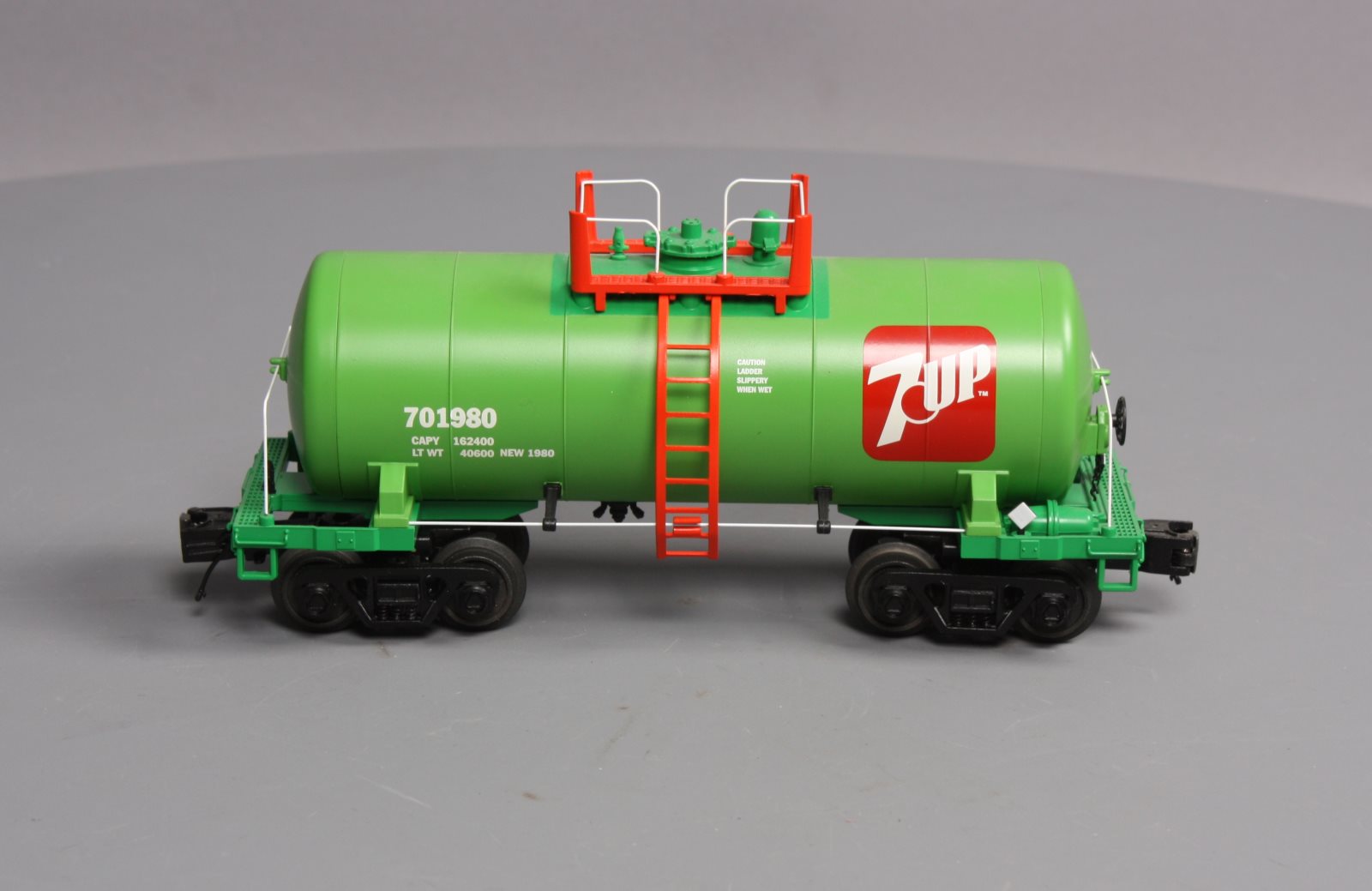 MTH 20-96181 O 7UP 8000 Gallon Tank Car #701980