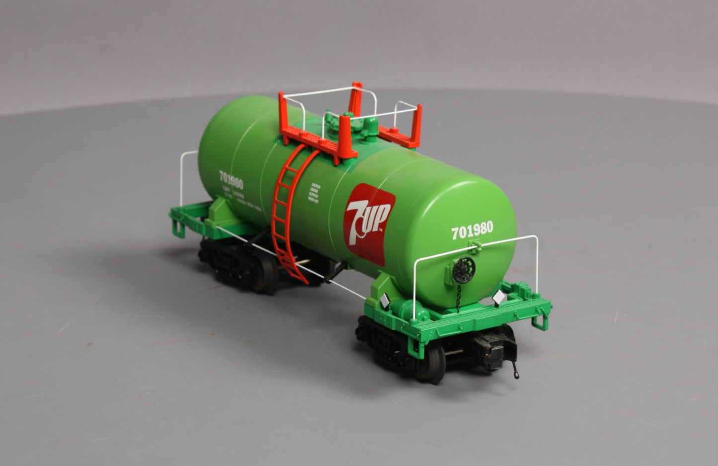 MTH 20-96181 O 7UP 8000 Gallon Tank Car #701980