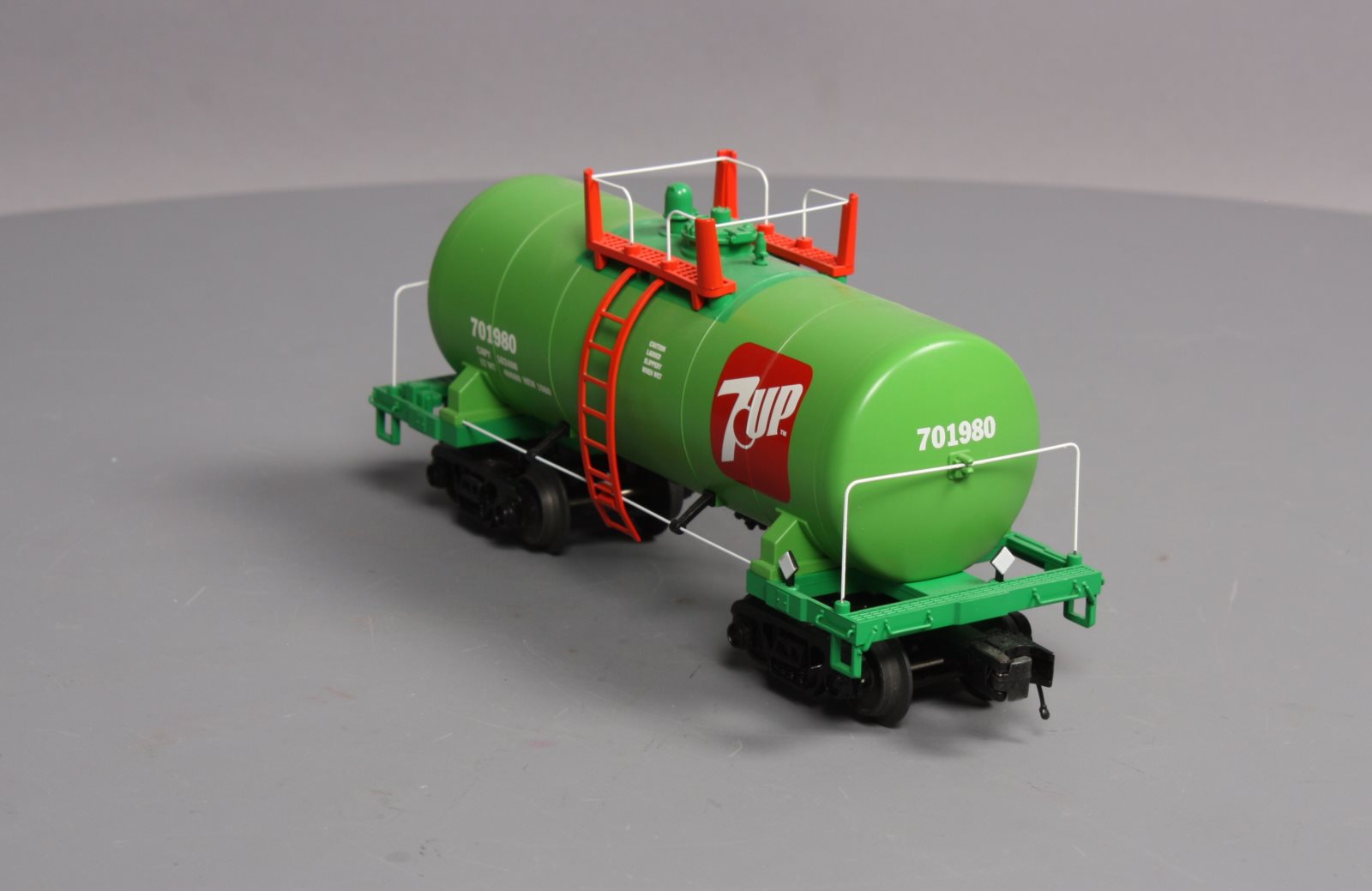 MTH 20-96181 O 7UP 8000 Gallon Tank Car #701980