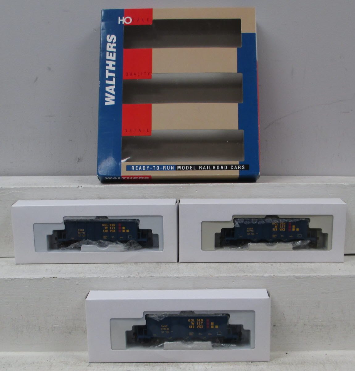 Walthers 932-37060 HO Scale Golden West 40' Ortner Aggregate Cars (Set of 3)