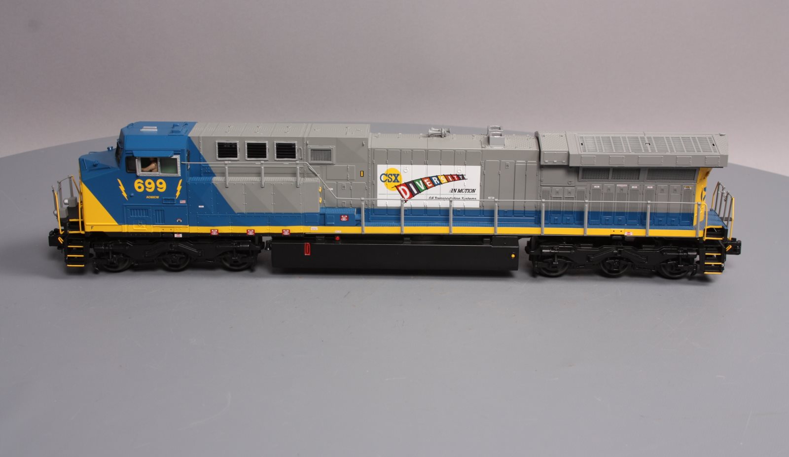 MTH 20-2833-3 O CSX AC6000 Non-Powered Diesel Engine #699