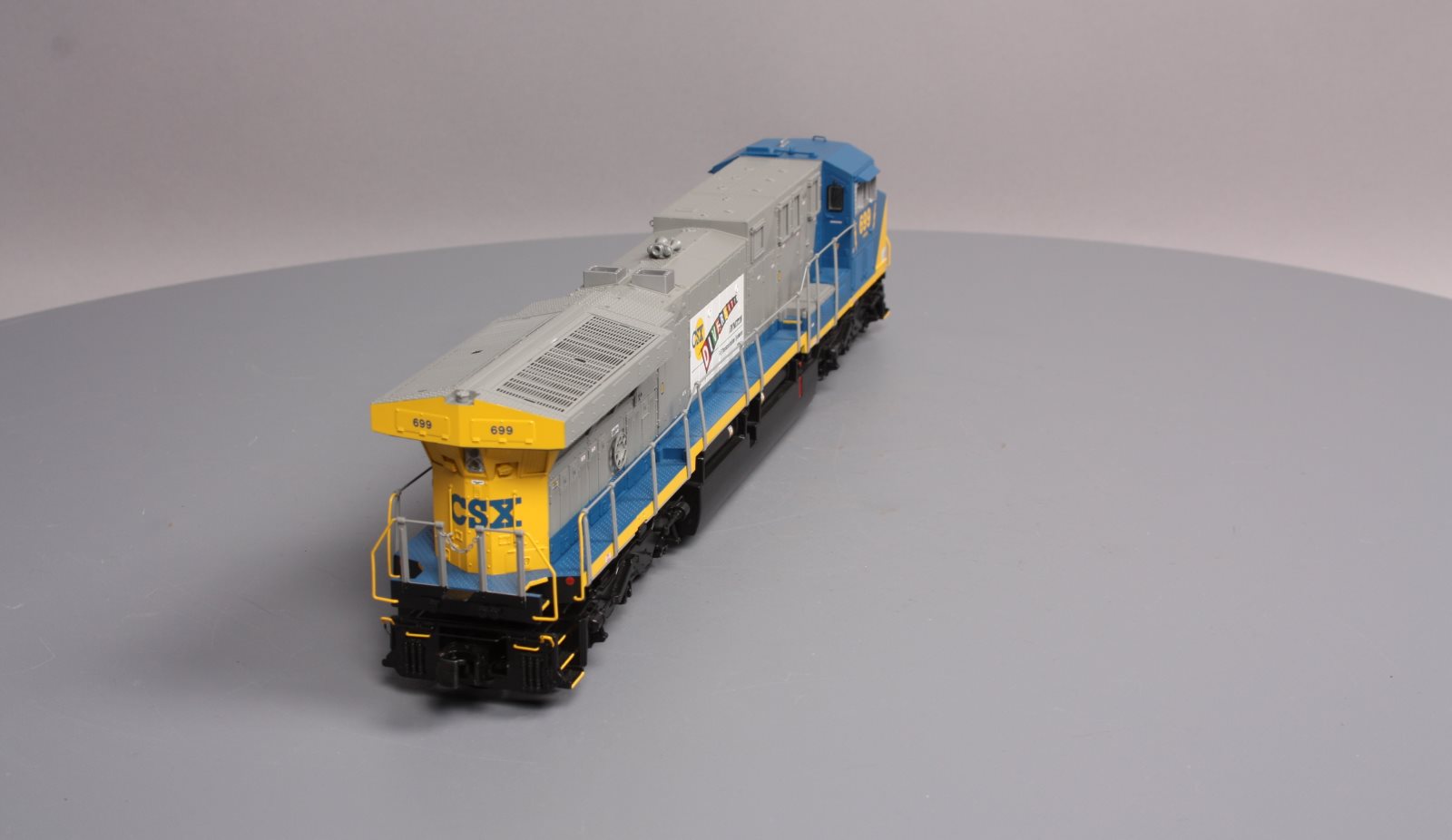 MTH 20-2833-3 O CSX AC6000 Non-Powered Diesel Engine #699