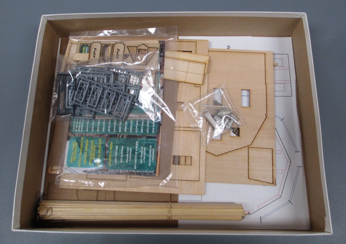 FOS Scale Limited 120 HO Scale Lightmann's Army & Navy Store Craftsman Kit