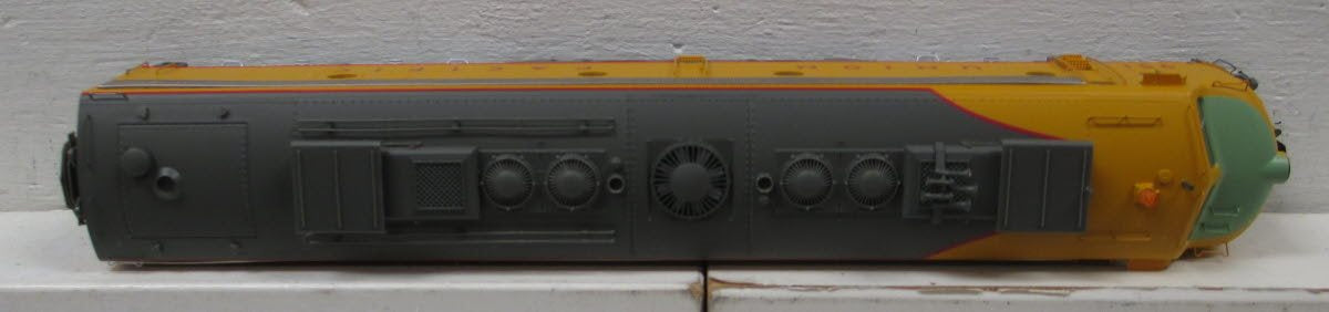 Walthers 920-48385 HO Scale Powered EMD E9AM STD UP #951