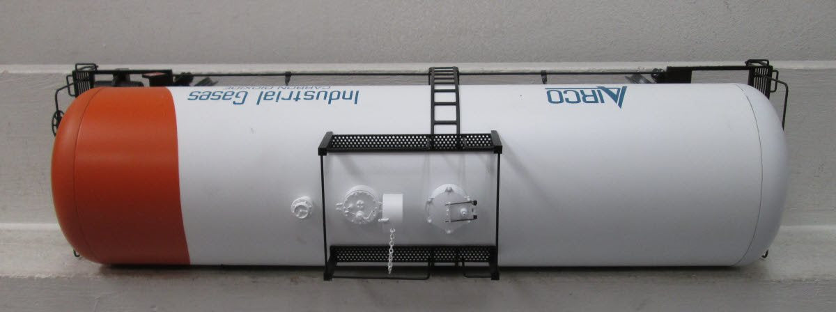 USA Trains R15259 G Airco 42' Modern Tank Car (Metal Wheels)