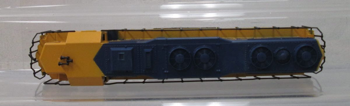 Atlas 7011 HO Scale Santa Fe SD35 Powered Diesel Locomotive #1001-DC