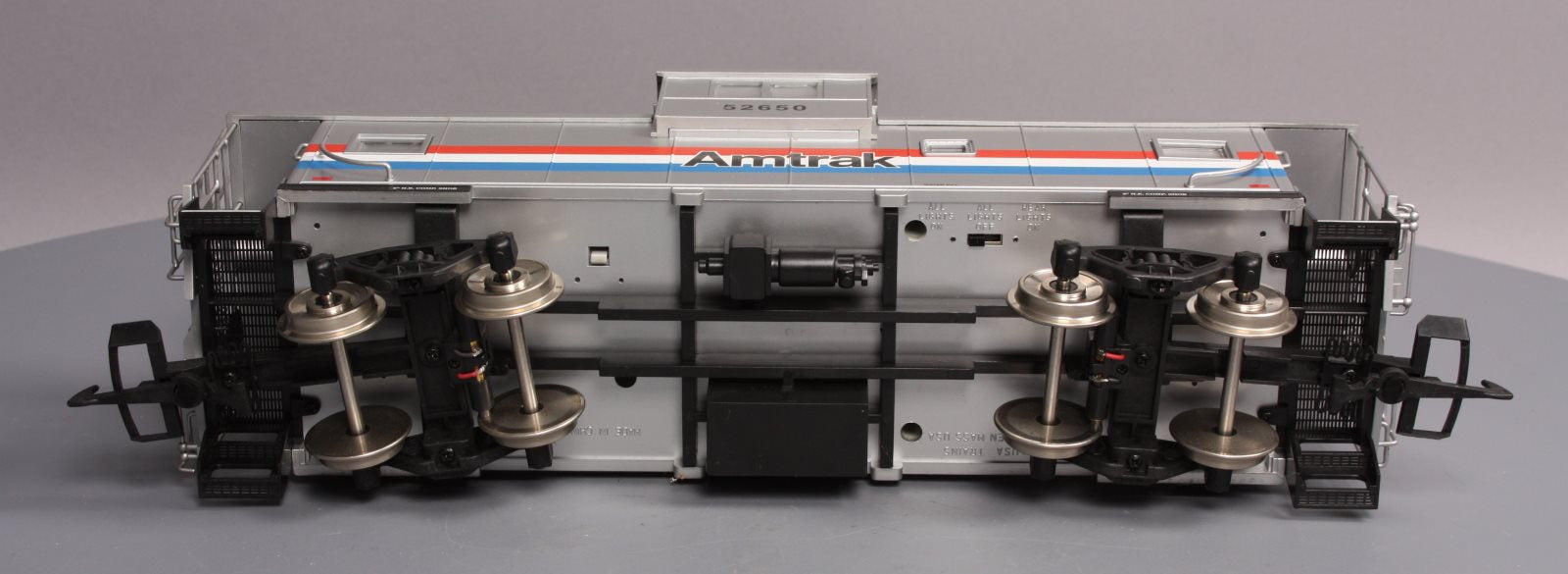 USA Trains 12113 Amtrak Extended Vision Caboose #52650 - Metal Wheels