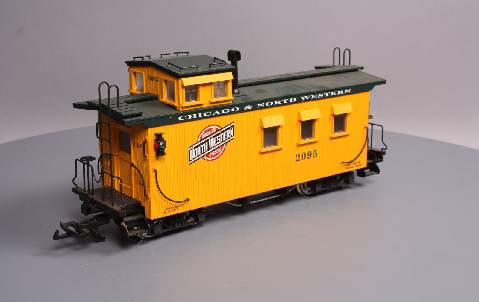 USA Trains R12016 G Chicago and North Western Woodsided Caboose