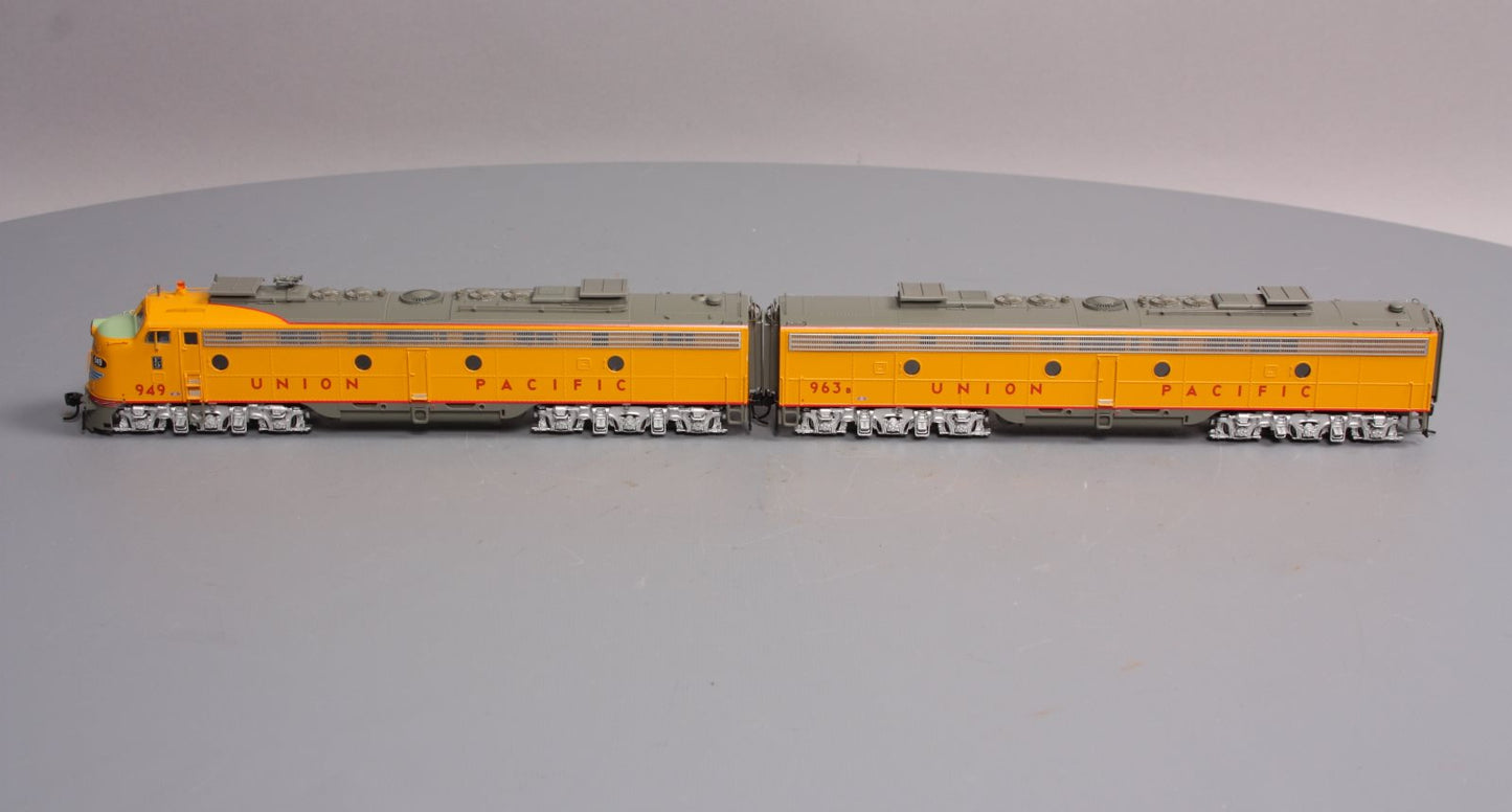 Walthers 920-48384 HO Union Pacific E9A-BM STD Diesels #949/963B