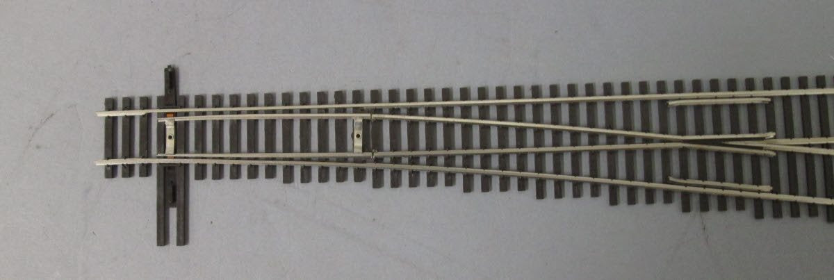 Walthers 948-806 HO Code 83 Nickel Silver #8 Right Hand Switch Turnout