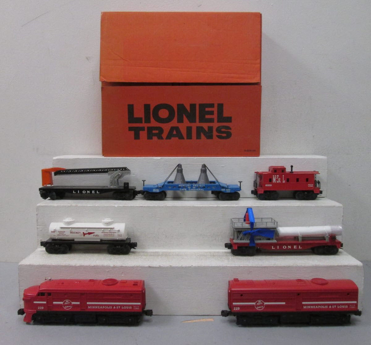 Lionel 6-38334 O Gauge Conventional Classics Orbitor Freight Set