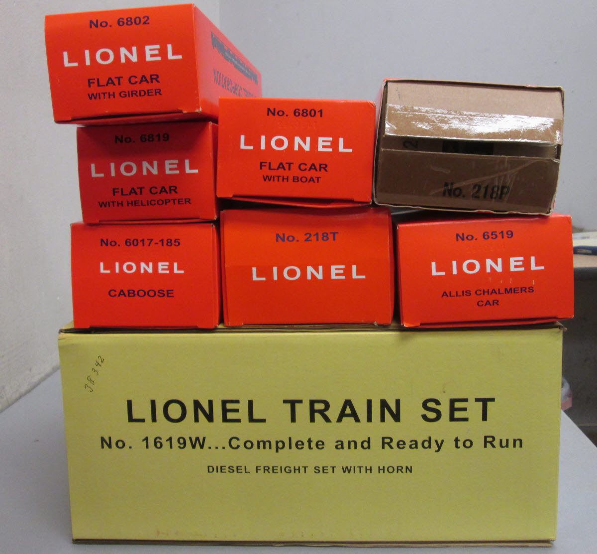 Lionel 6-38342 O Gauge Santa Fe Alco Diesel Freight Train Set #1619W