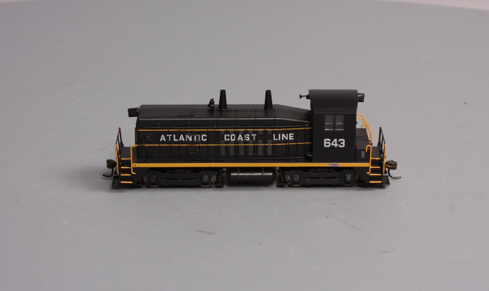 Broadway Limited 1216 HO ACL EMD SW7 Diesel Switcher #643 with Paragon 2