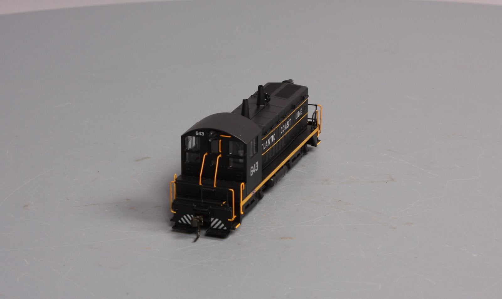 Broadway Limited 1216 HO ACL EMD SW7 Diesel Switcher #643 with Paragon 2