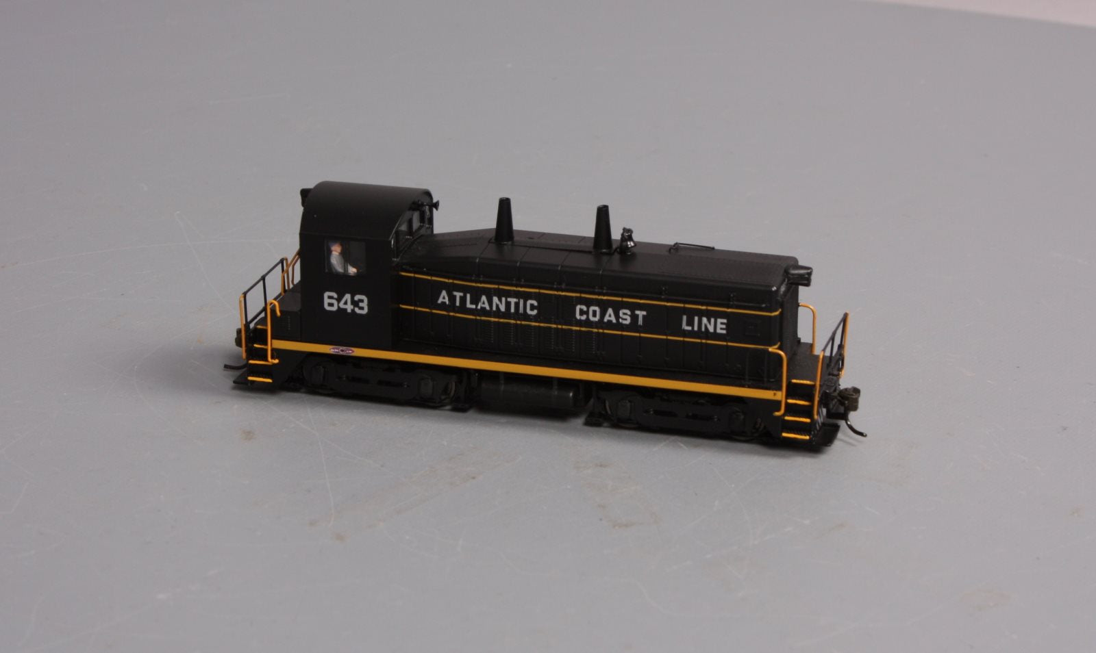 Broadway Limited 1216 HO ACL EMD SW7 Diesel Switcher #643 with Paragon 2