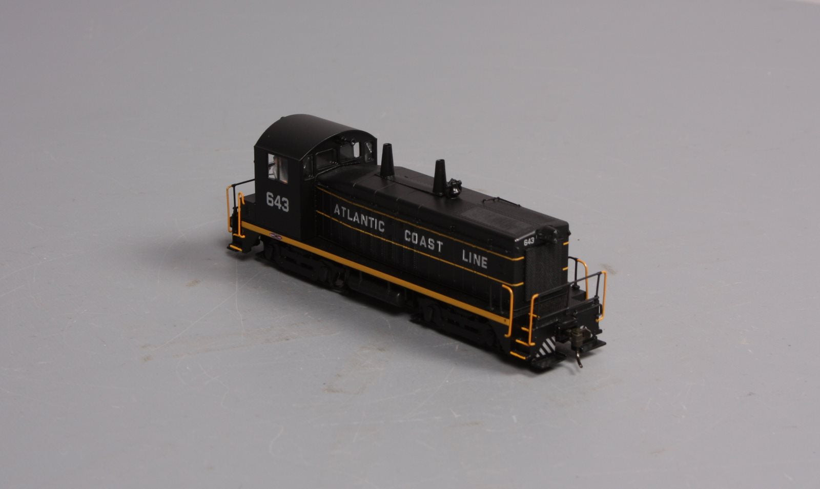 Broadway Limited 1216 HO ACL EMD SW7 Diesel Switcher #643 with Paragon 2