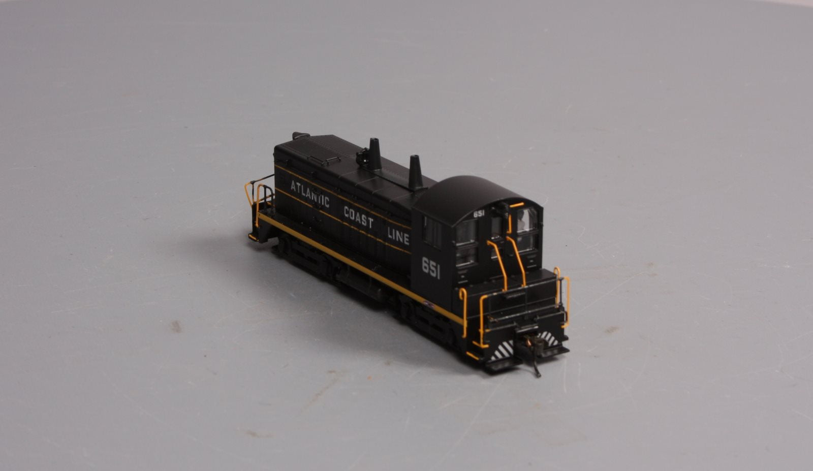 Broadway Limited 1215 HO ACL EMD SW7 Diesel Switcher #651 with Paragon 2