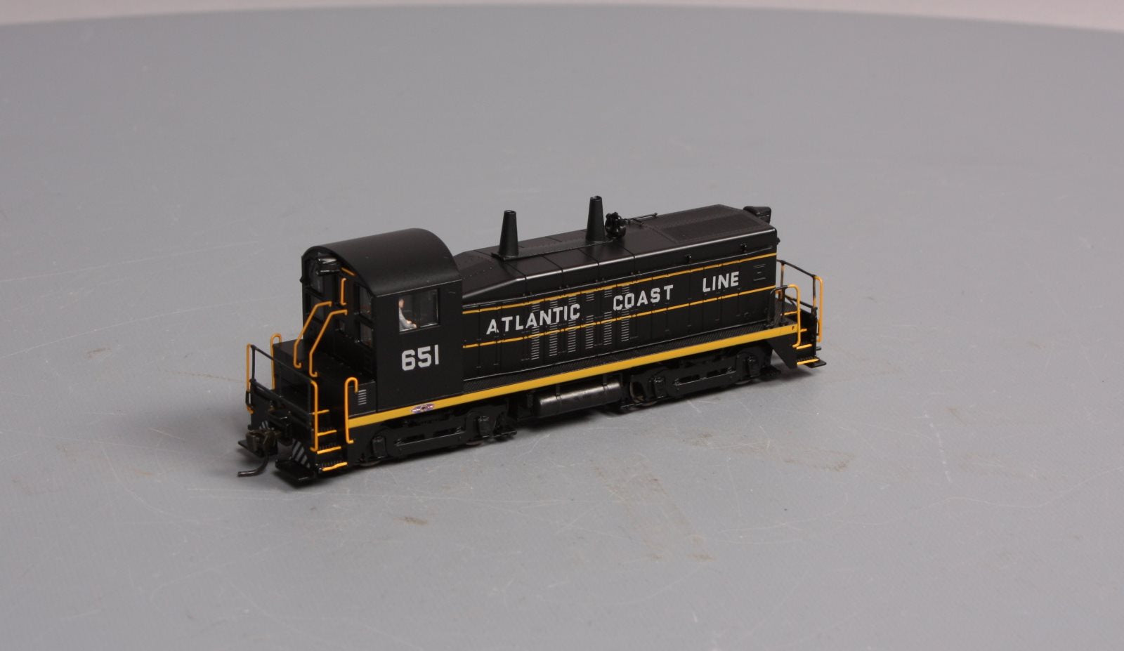 Broadway Limited 1215 HO ACL EMD SW7 Diesel Switcher #651 with Paragon 2