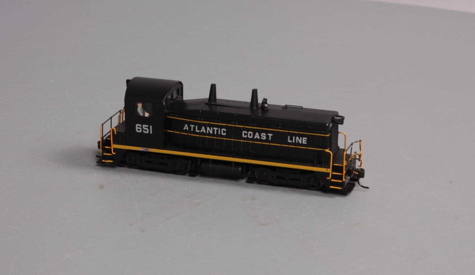 Broadway Limited 1215 HO ACL EMD SW7 Diesel Switcher #651 with Paragon 2
