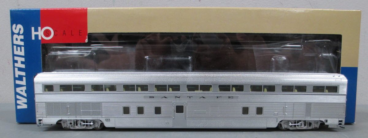 Walthers 932-9760 HO Santa Fe El Capitan 85' Budd Hi-Level Step Down Coach