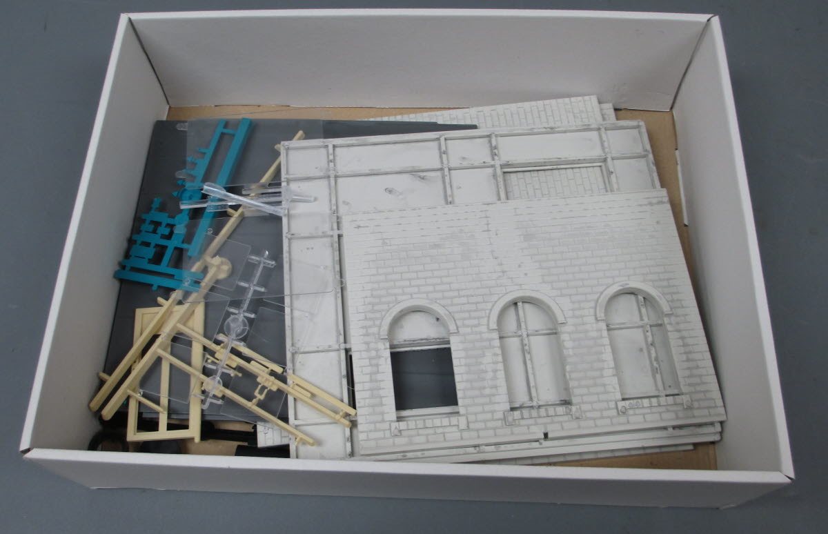 Piko 62206 G Scale Evening Post Building Kit