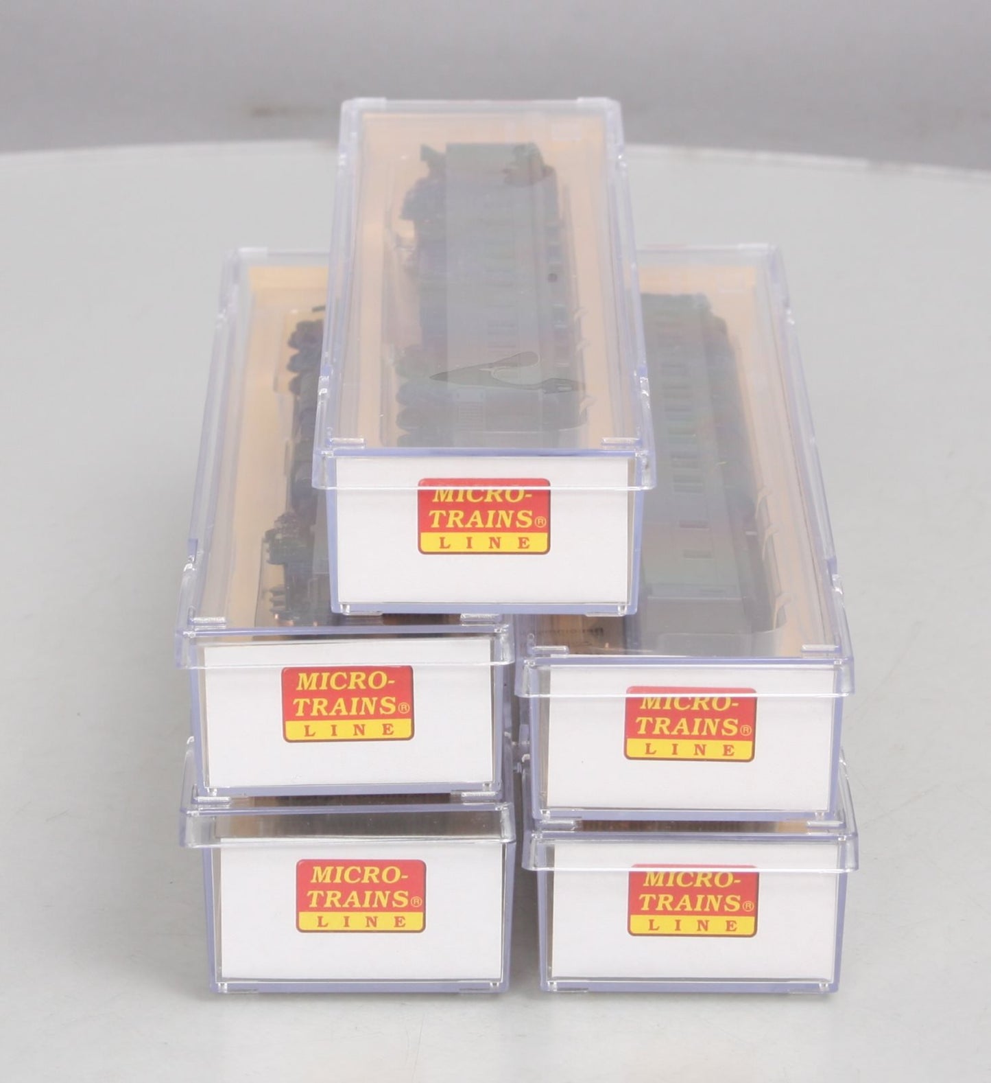 Micro-Trains 99301590 N Scale ATSF Heavyweight Passenger Cars (Set of 5)