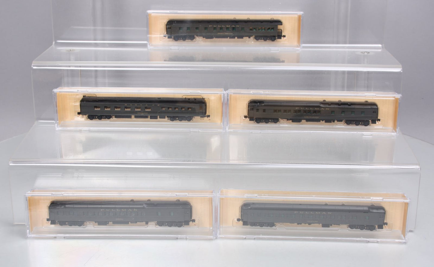 Micro-Trains 99301590 N Scale ATSF Heavyweight Passenger Cars (Set of 5)