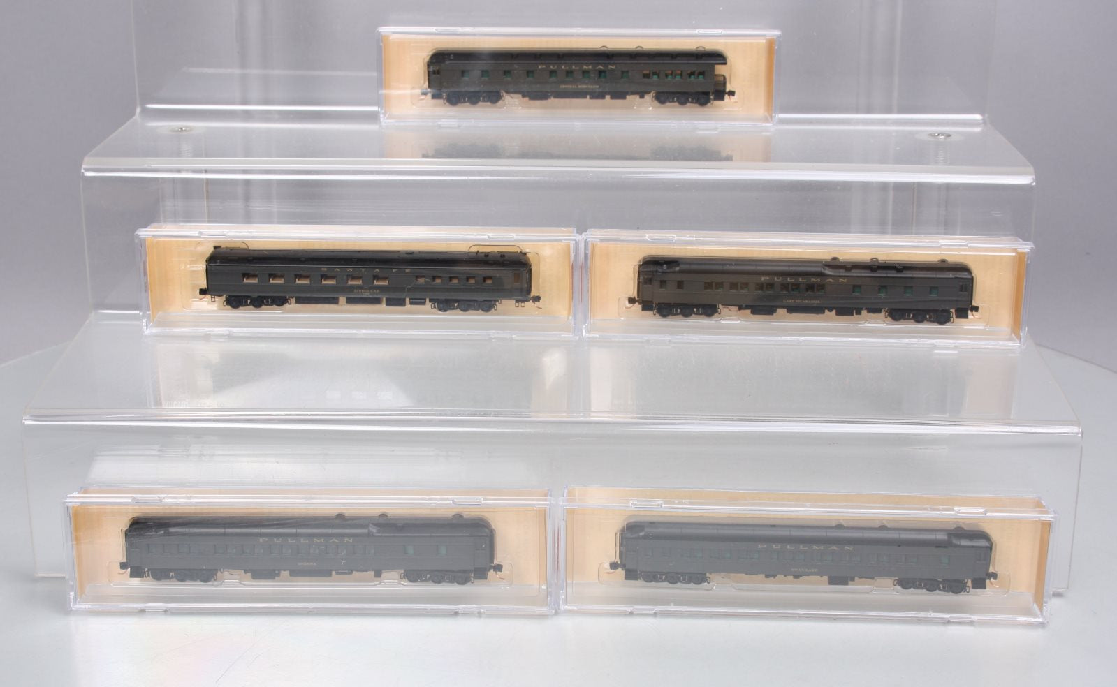 Micro-Trains 99301590 N Scale ATSF Heavyweight Passenger Cars (Set of 5)
