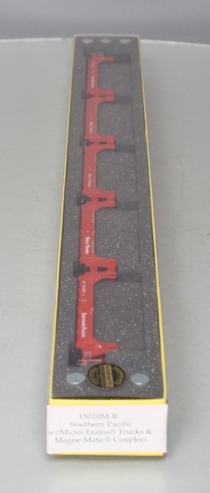 Deluxe Innovations 15010M-B Twinstack Southern Pacific W/Magne-Matic 5 Car Set