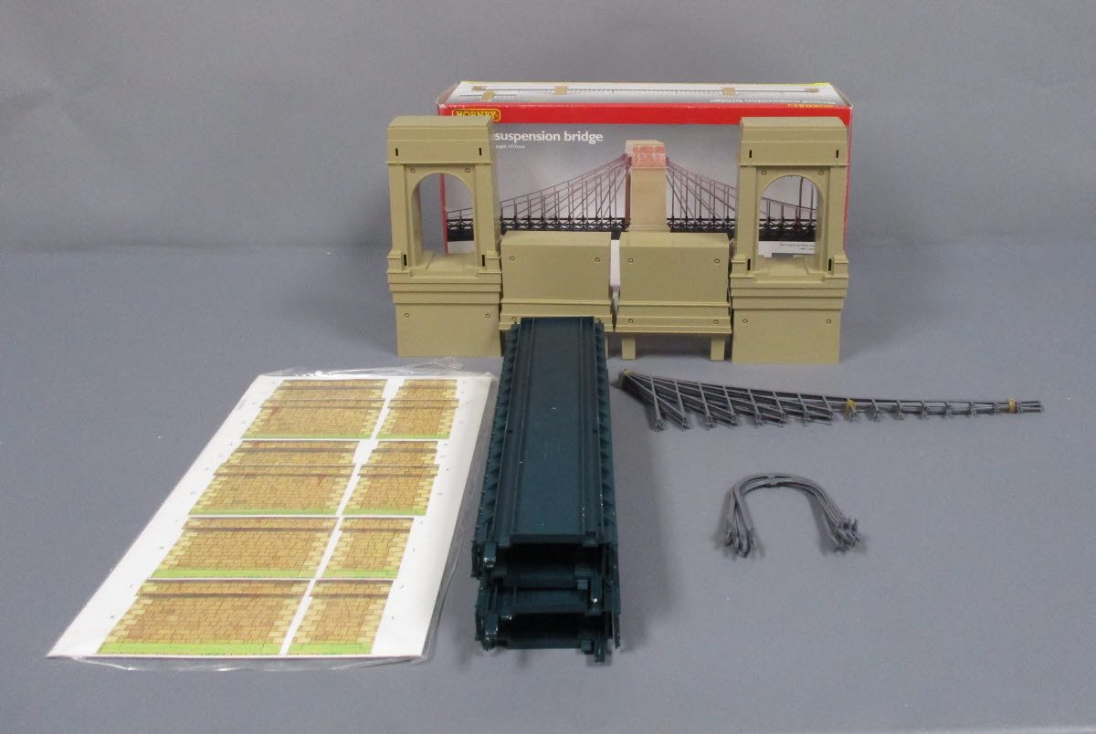 Hornby R8008 OO Gauge Grand Suspension Bridge