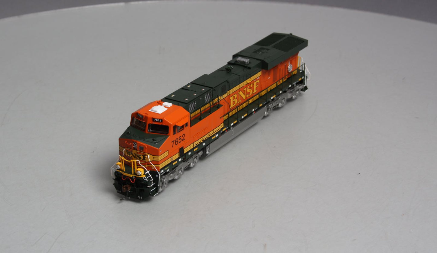 Athearn G83004 HO Burlington Northern Santa Fe GE ES44DC Diesel Locomotive #7652