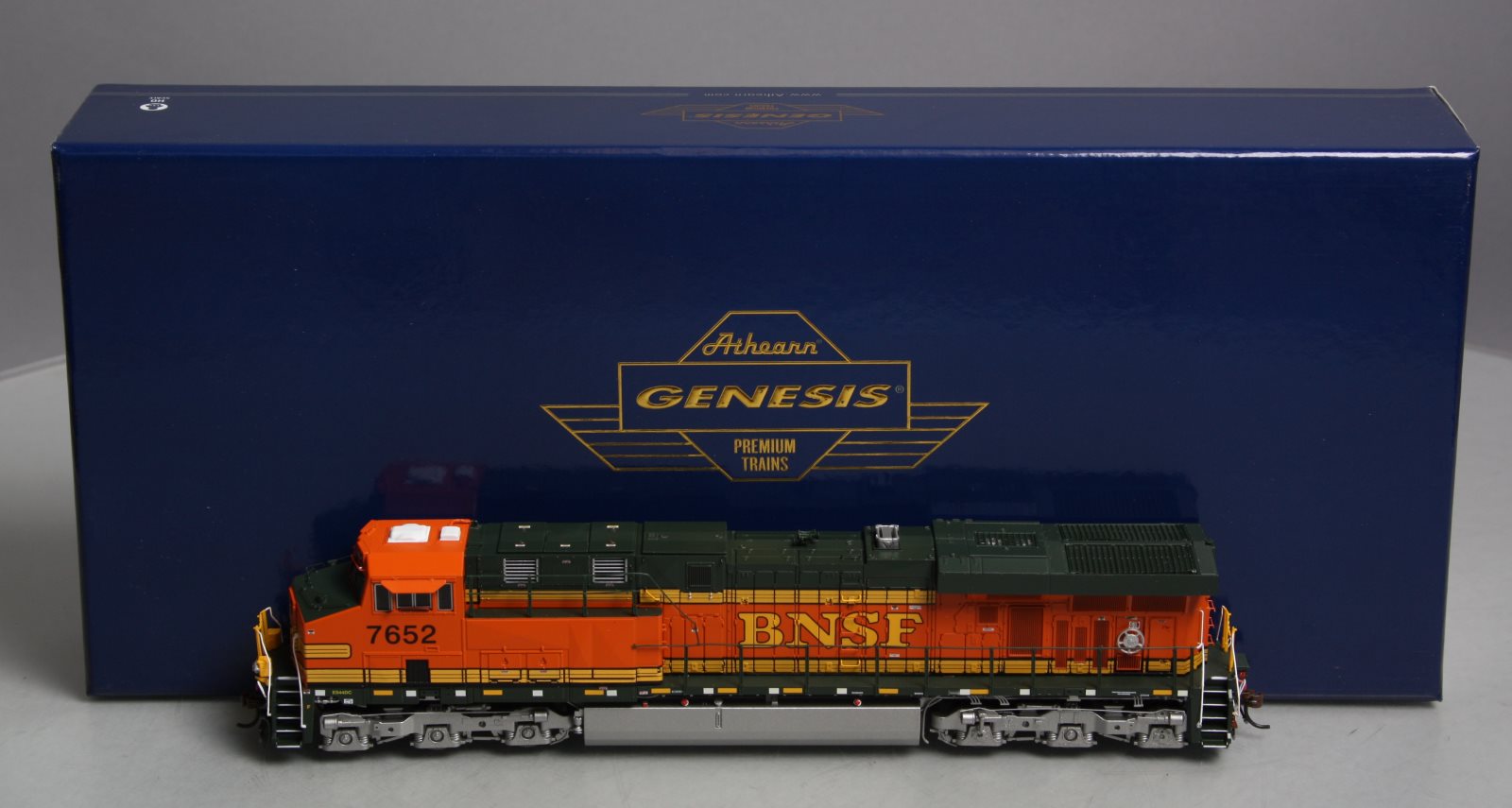 Athearn G83004 HO Burlington Northern Santa Fe GE ES44DC Diesel Locomotive #7652