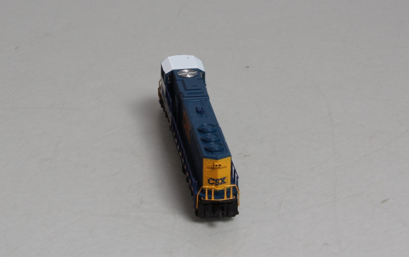 Kato 176-7602 N Scale CSX SD70M Diesel Locomotive #4694