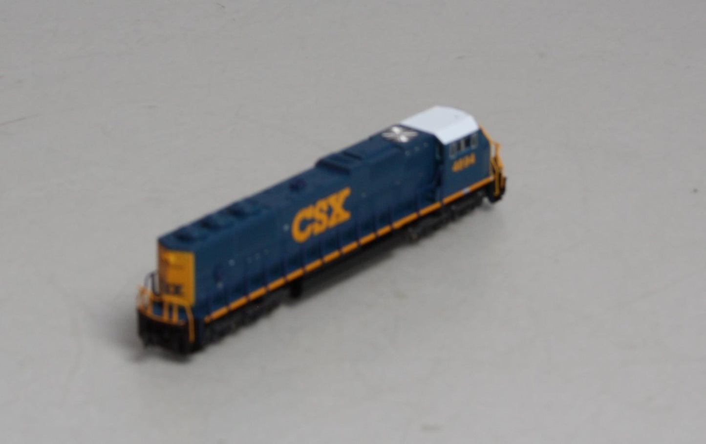Kato 176-7602 N Scale CSX SD70M Diesel Locomotive #4694