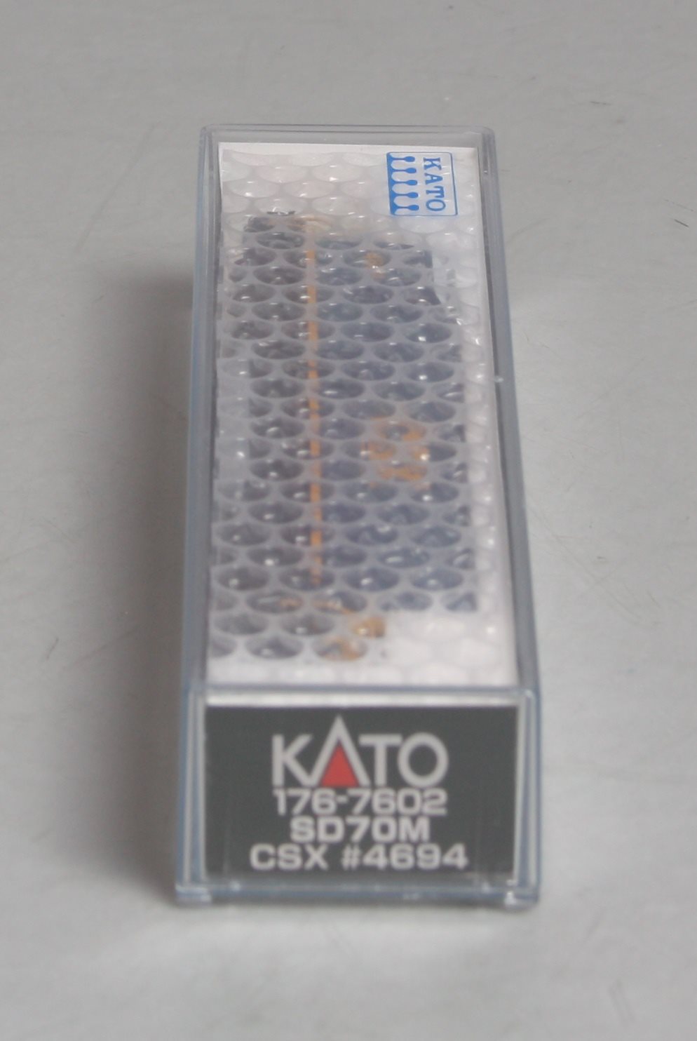 Kato 176-7602 N Scale CSX SD70M Diesel Locomotive #4694