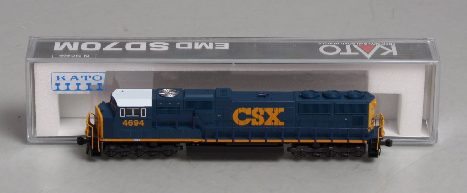 Kato 176-7602 N Scale CSX SD70M Diesel Locomotive #4694