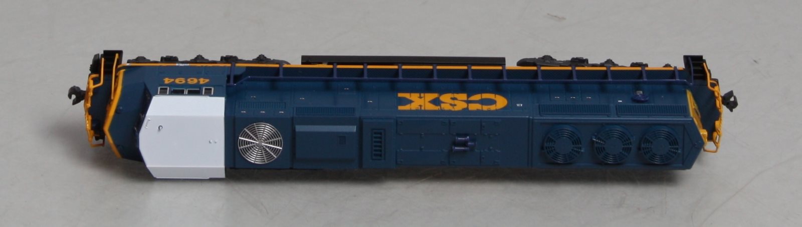 Kato 176-7602 N Scale CSX SD70M Diesel Locomotive #4694 – Trainz