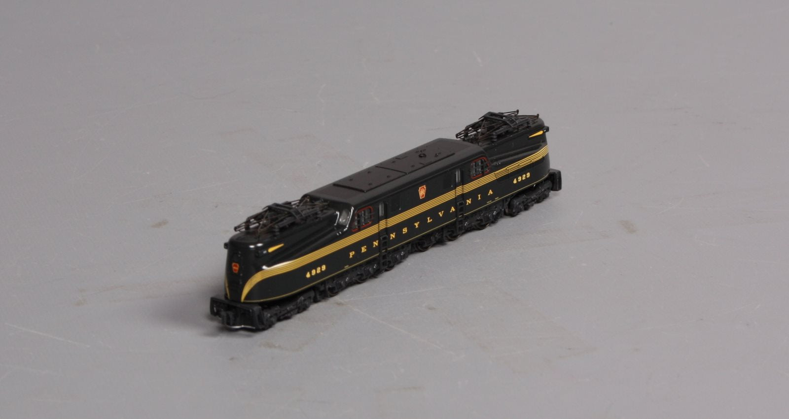 Kato 137-2002 N Scale PRR Electric Locomtoive #4929 – Trainz