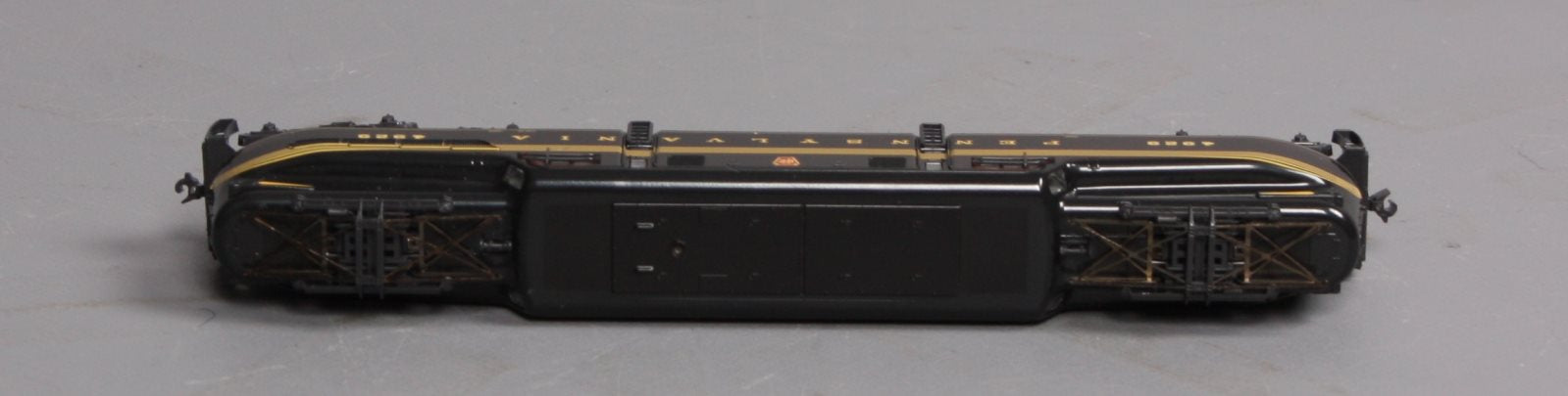 Kato 137-2002 N Scale PRR Electric Locomtoive #4929 – Trainz