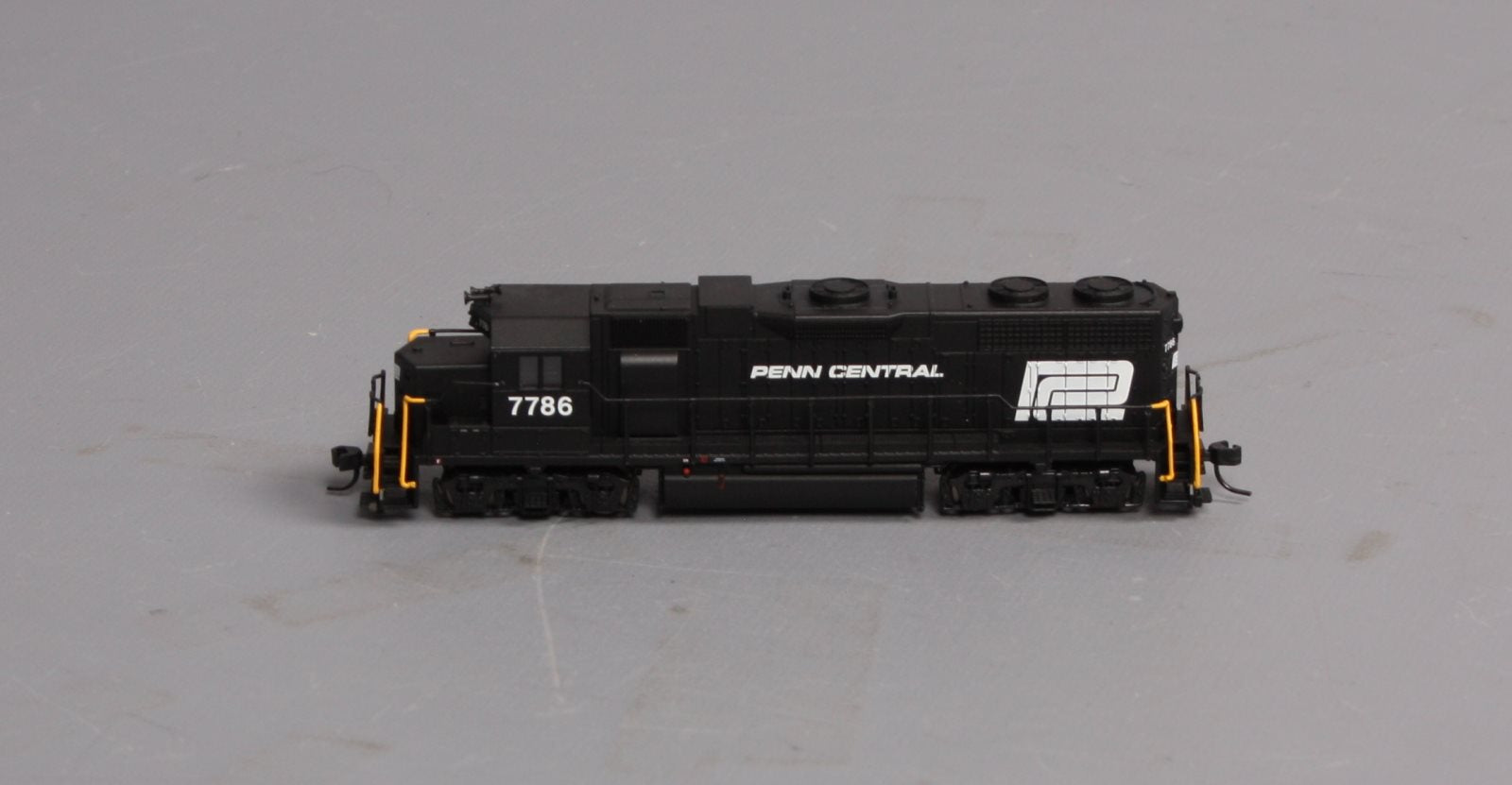 Atlas 53992 N Scale PC GP38 Diesel Locomotive #7786