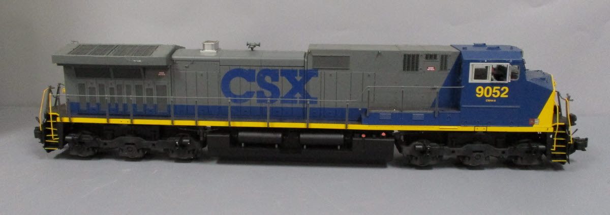 Aristo-Craft 23001 G CSX Dash 9 44-CW Diesel Locomotive #9052