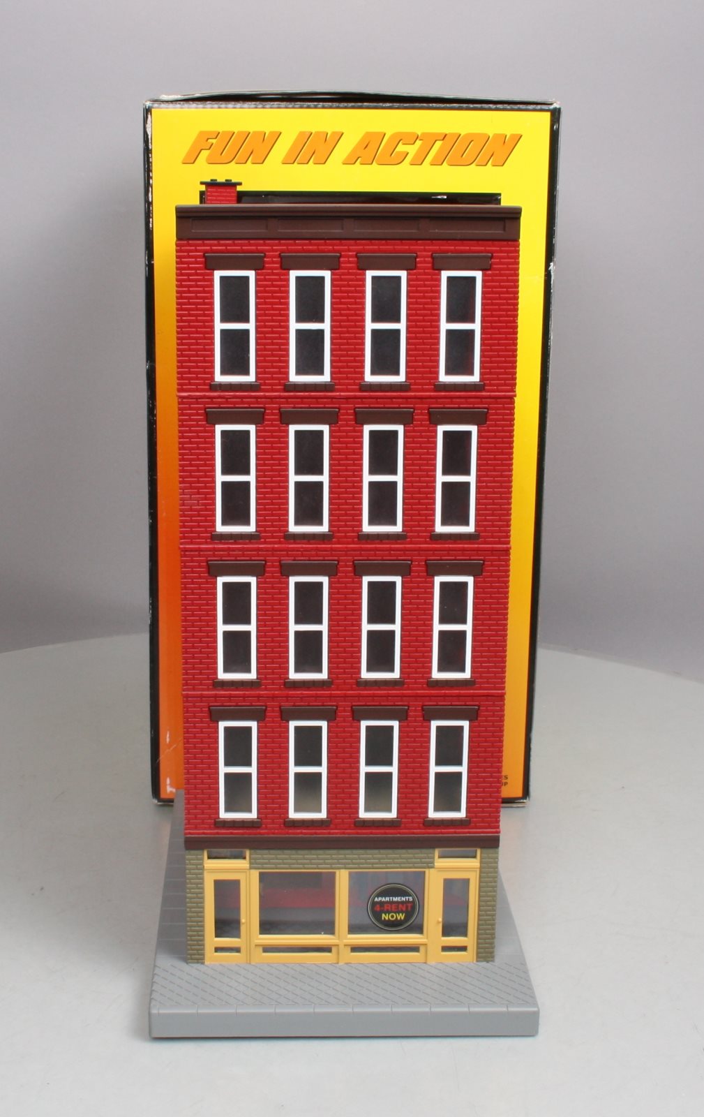 MTH 30-90381 O Gauge Yankee Clipper Hotel 5-Story w/Blinking Sign