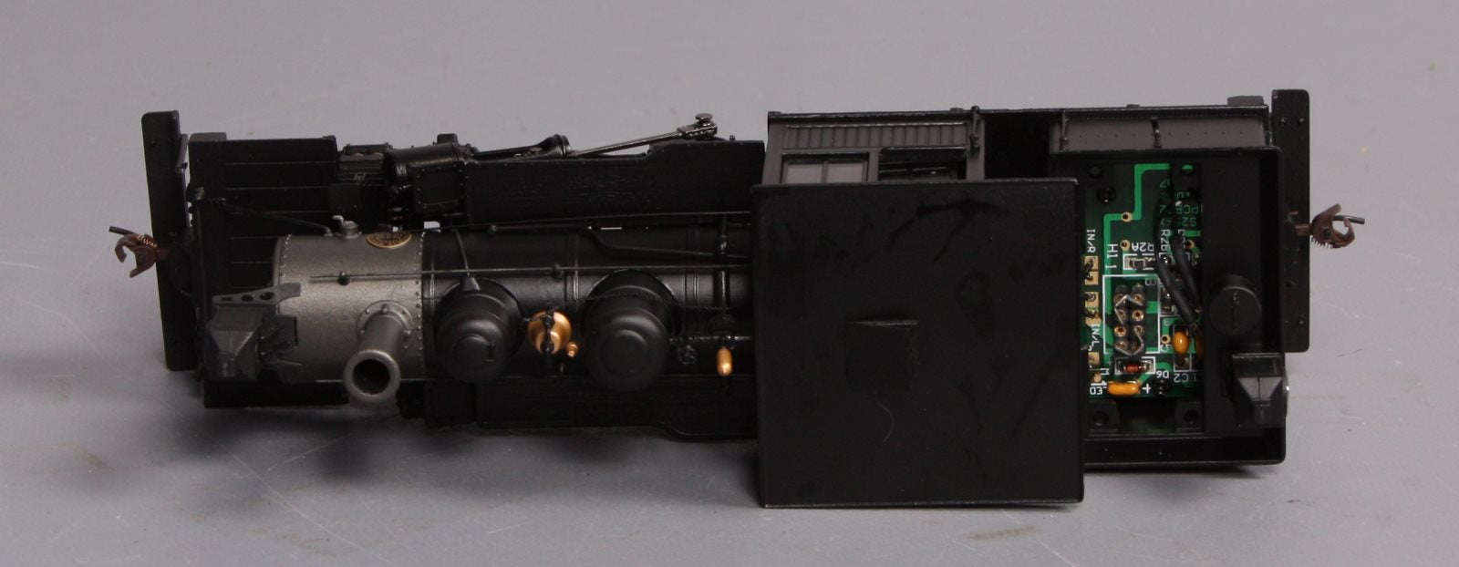 Bachmann 25799 On30 Painted & Unlettered 28-Ton 2-Truck Class B