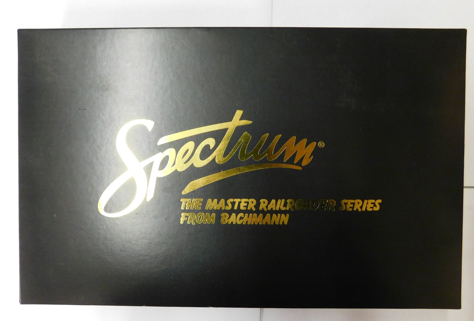 Spectrum 86005 HO Scale Santa Fe GE Dash 8-40CW Diesel Locomotive #804