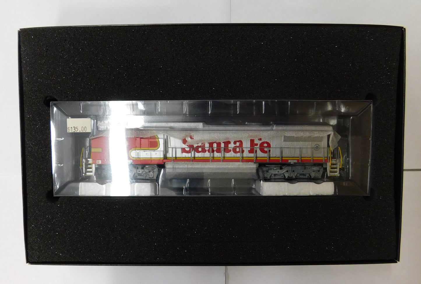 Spectrum 86005 HO Scale Santa Fe GE Dash 8-40CW Diesel Locomotive #804