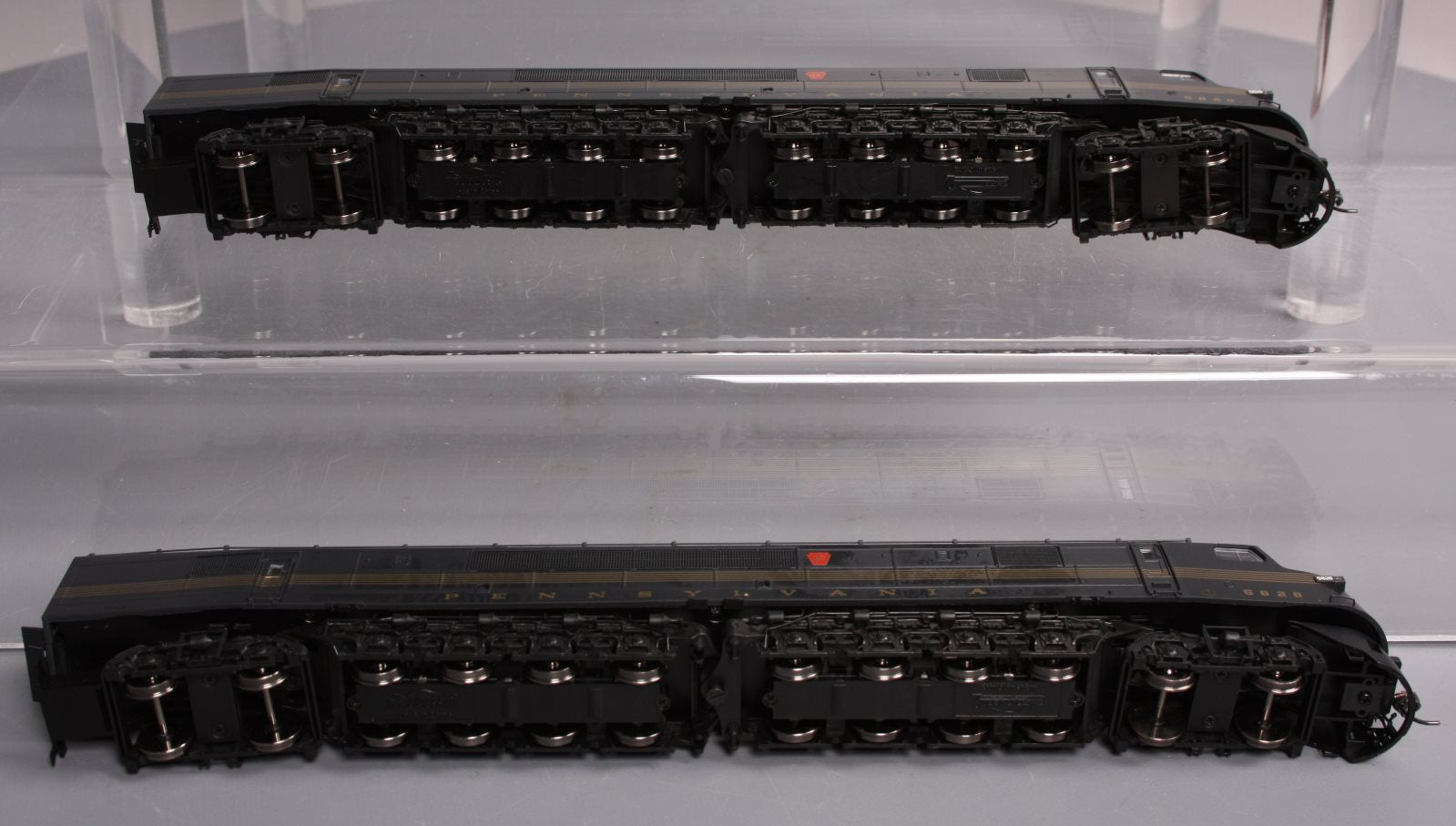 Broadway Limited 2090 HO PRR A1/A2 Set Diesel Locomotive #5828 w/ DCC/Sound