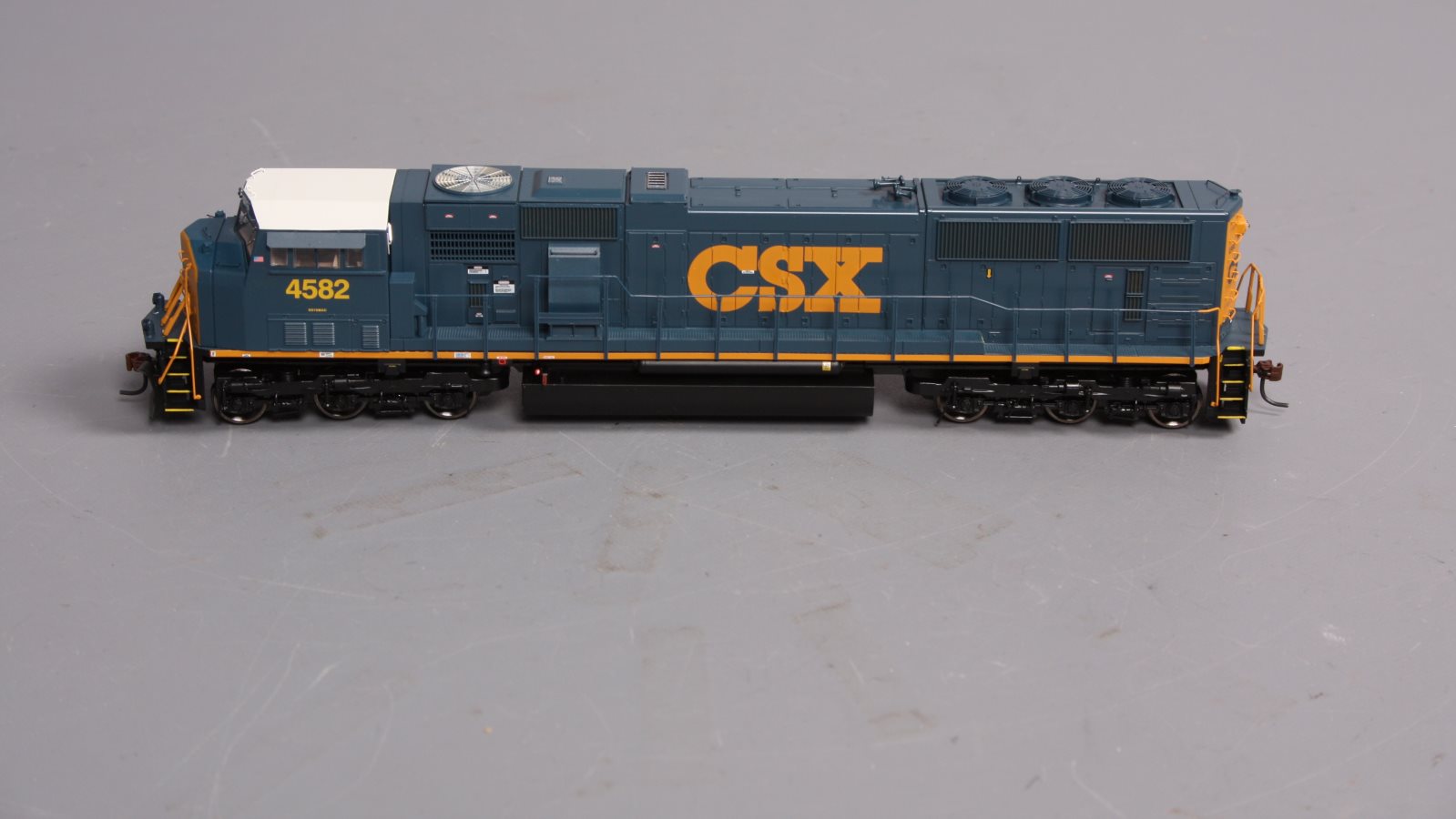 Athearn G64769 HO CSX/YN3 SD70MAC Diesel Locomotive #4582