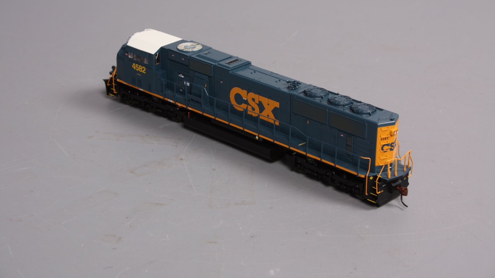 Athearn G64769 HO CSX/YN3 SD70MAC Diesel Locomotive #4582